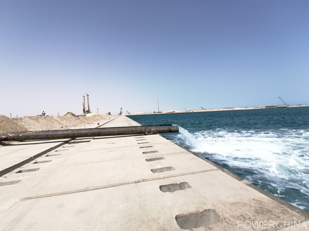 沙特国王港项目2号干船坞明排水完成